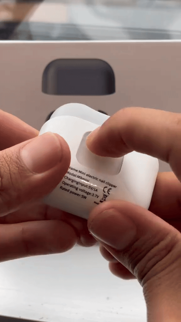 مبرد أظافر كهربائي